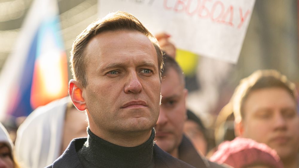 Kreml je silný, ale stačí jiskra a zasáhne, říká expert po Navalného pohřbu